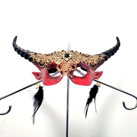 Mask - Picture 2 of 4